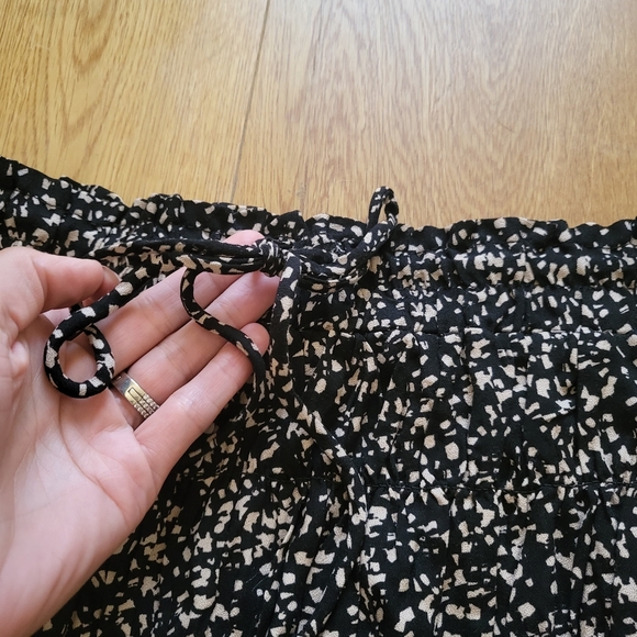 Urban Romantics Black and Tan Skirt Size Small - Picture 5 of 7